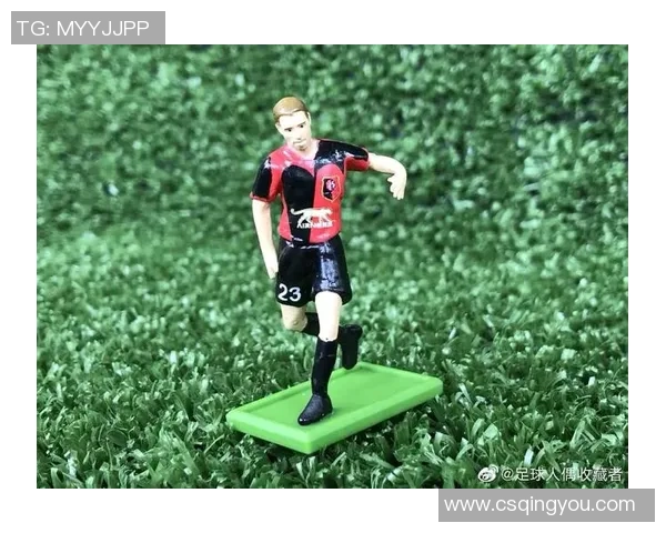 精美足球明星手办盒子图片展示让你领略球场魅力与收藏乐趣